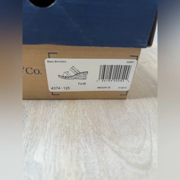 G.H. Bass & Co. Bahama Wedge Sandal Size 7 1/2 m - Picture 7 of 7